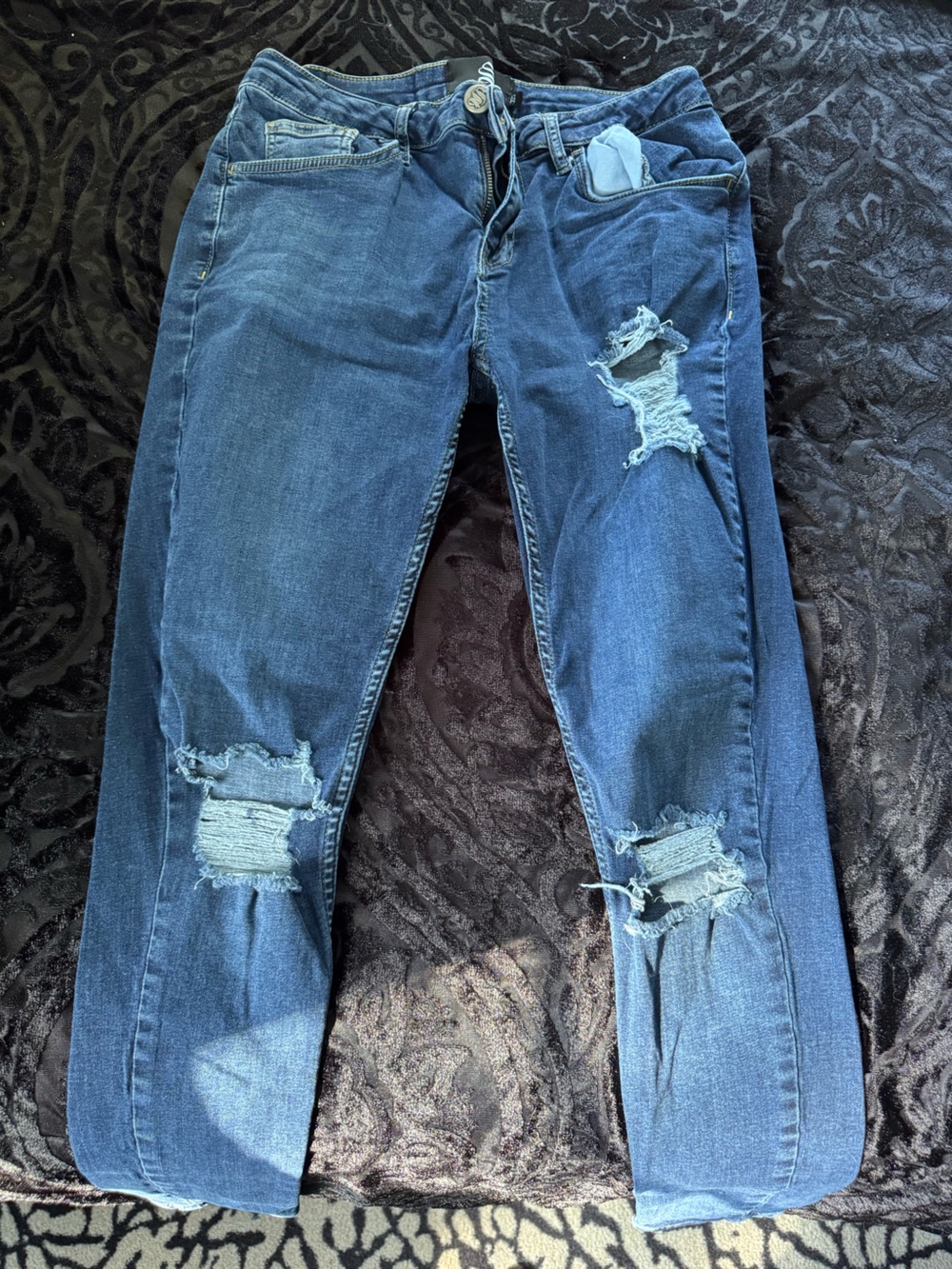 Sinners Attire skinny fit distressed jeans. Mens size 32
